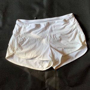 ☀️Lululemon 2:5 inch speed shorts☀️